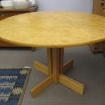 651 4463 DINING TABLE